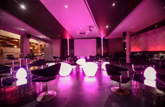 Hi Tide Sports Lounge