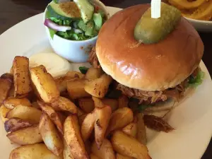 Morton's Bar and Grill