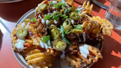 Atomic Cowboy home of Denver Biscuit Co & Fat Sully's NY Pizza in コロラド州
