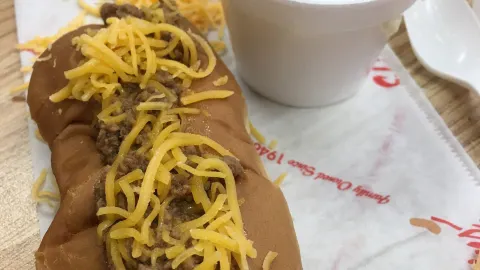 Skin Thrashers Hotdogs in 크렘슨