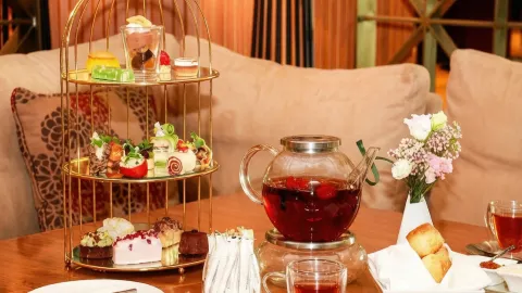 West End Cafe & Patisserie in 도하