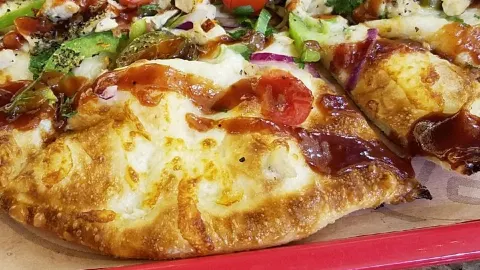 Pieology Pizzeria Citadel in คอมเมิร์ซ