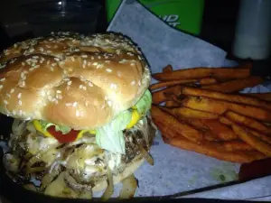 The Lion's Den Bar & Grill