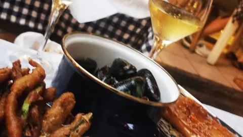 MANOS GREEK TAVERN KAŞ in Каш