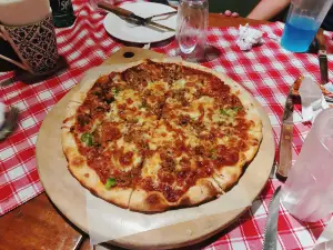 Neva's Pizza