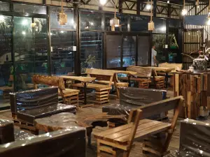 Il-lengan Cafe