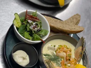 Mellow - Cafe & Bistro