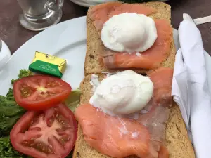 Cafe-De-Royal