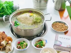 林丰野生菌肉饼鸡火锅店