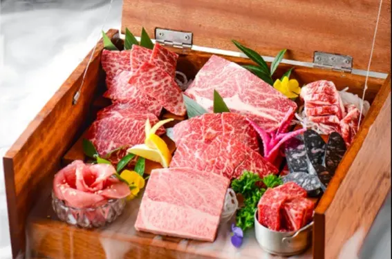 牛炭家本格炭火燒肉·日本料理（嘉興平湖龍湫灣店）