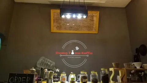 Ruang tamu Koffie & Seblak De Teraz in 실라캡