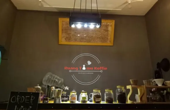 Ruang tamu Koffie & Seblak De Teraz