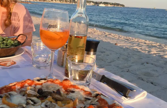 Plage Juanita Restaurant