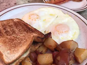 Poppycocks Cafe