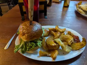 Blakeslees Bar and Grill