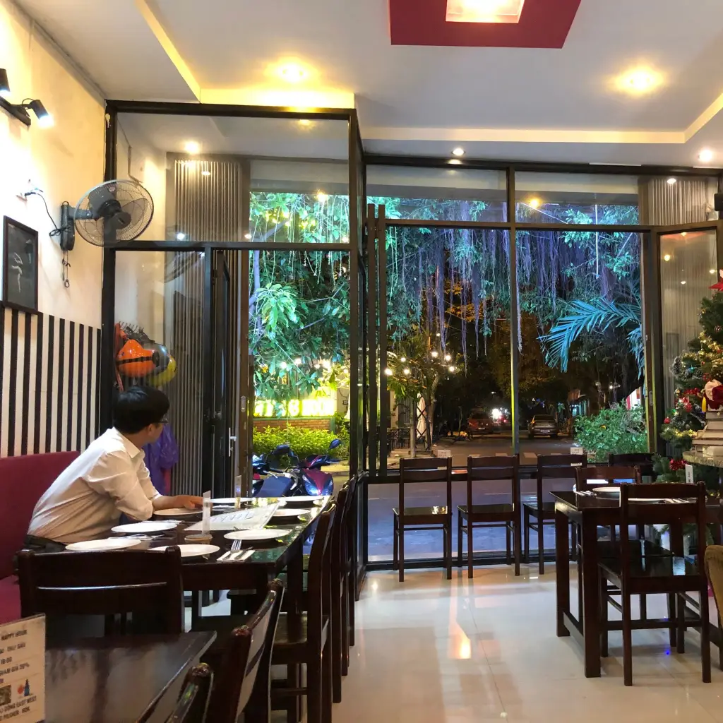 Sisters Tavern & Pizzeria