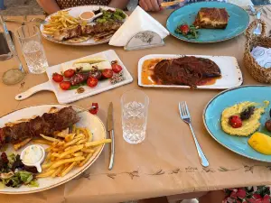 Roulas Grill House
