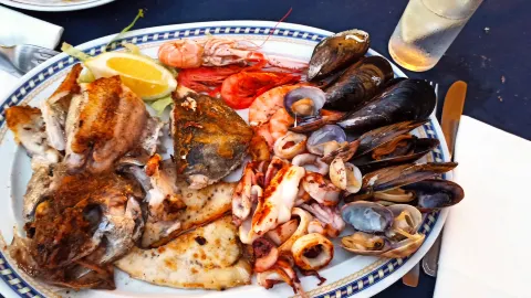 Las Marinas Braseria-Asador in 貝拉