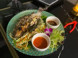 Luna Thai & Sushi Restaurant