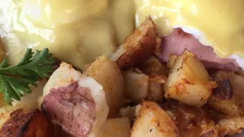 Leo's Breakfast Restaurant in Bourne