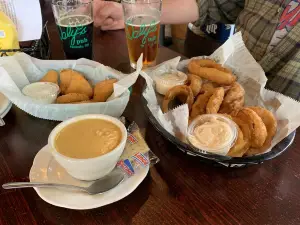 Daly's Pub
