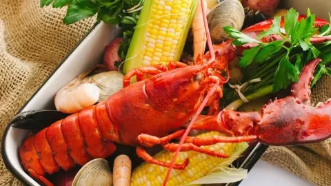 Lakeside Seafood & Grill in Simcoe County
