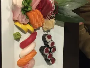 Momiji Sushi & Grill