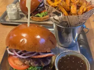 Walter Restaurant