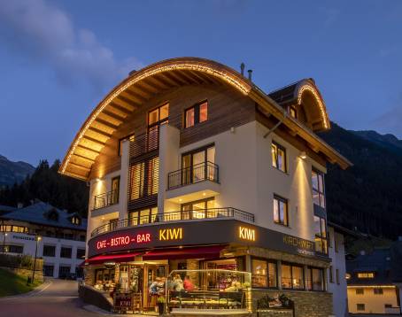 Kiwi - Cafe Bistro Bar