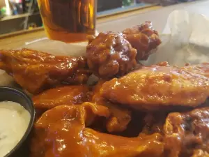 Sidelines Bar and Grill