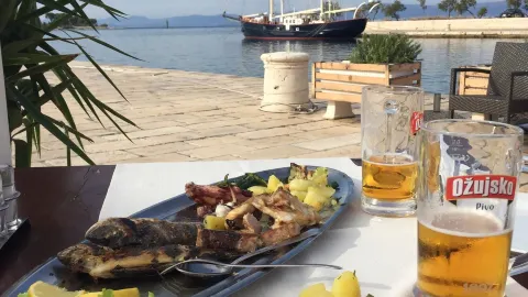 RESTAURANT “PALUTE” in Supetar