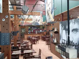 Foster's Hollywood