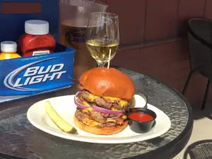 Bayside Bar and Grill
