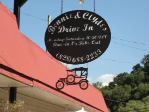 Bonnie & Clyde's