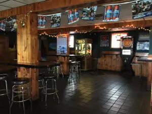 Castaway's Waterfront Bar & Grill