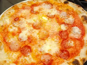Luco's pizza...forno a legna