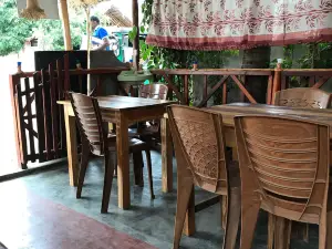 BURGER HUT RESTAURANT