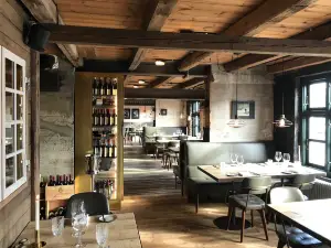 THE TARV Grillhouse