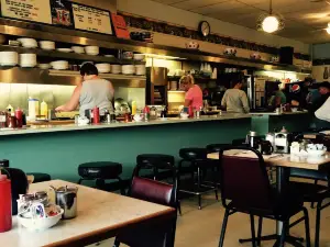 Phil-N-Cindy's Lunch