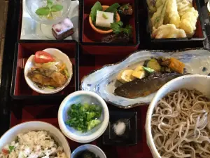 そば処 下芳我邸