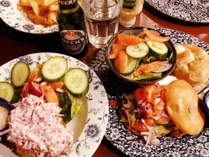 The Crossed Peels - JD Wetherspoon