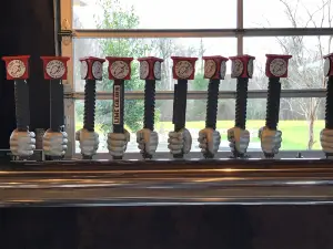Steel Hands Brewing