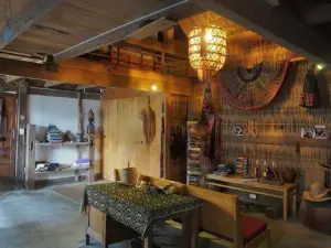 Luckydaisy's Bamboo Bar