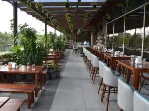 Moon Tree Cafe
