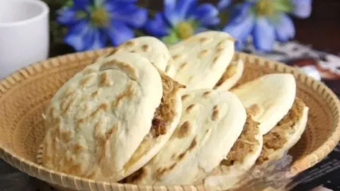 BAI JI MO GA ROU in Yan'an