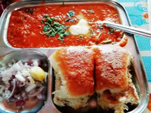 Pooja Pavbhaji And Aarjvi Snack Corner