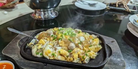 Dee Prom Restaurant Bang Saen