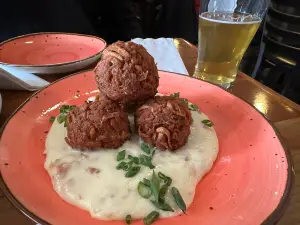 Neptune's Seafood Pub
