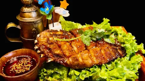 Ruyi Linka Copper Pot Yak Beef (Potala Palace Branch) in ラサ