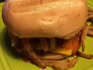 Weasy's Lounge & Grille